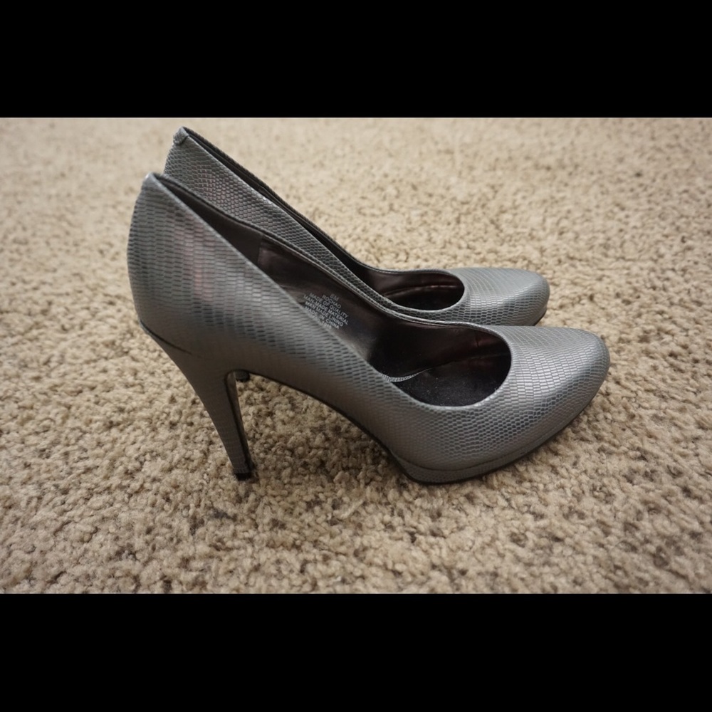 Nine West Rocha Pumps Size 8 - Silver